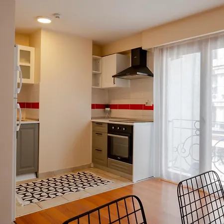 Spacious 1-bedroom Lägenhet *
