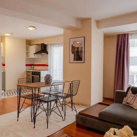 Spacious 1-bedroom Lägenhet